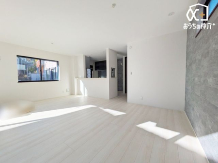 rO `Living`͋CLDKB̂т肭낮\t@AHyރ_CjOZbguĂ͂܂B