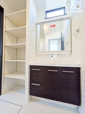 ʑEʏ `Wash room`Oʋ^Cv̐ʉϑłB̗oɂ[ł̂ŃX^CbVȋԂۂĂ܂I