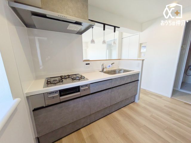 Lb` `Kitchen`gLb`炱AH̏yԂɁAZłX[YɖʂȂƂłAȒPɂłȂǁAyLb`Xy[XɎdグ܂B