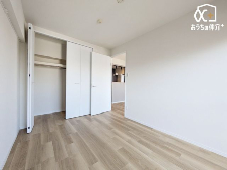 Q `Room`m̓i`ȃt[OƗF̕ǂACeAl̂ƂĂyłˁI