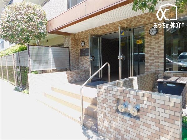 �G���g�����X �������̂���A�����������G���g�����X