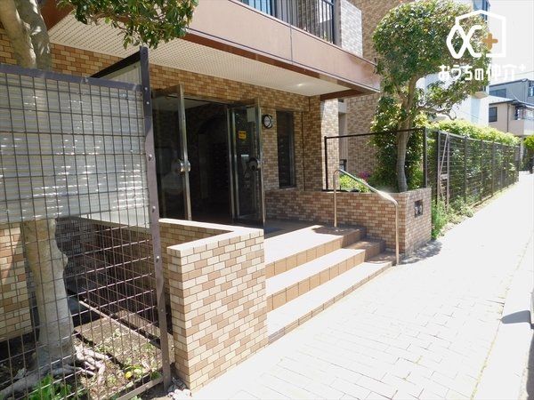 �G���g�����X �������̍s���͂����G���g�����X�ł��I