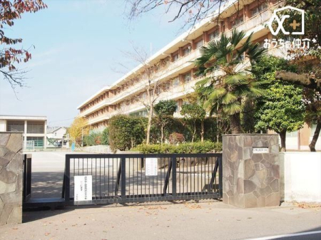 ���ӊ� ����s����˒��w�Z �k��16���B�����r�ܐ��u����w�v�߂��̍L�X�Ƃ����~�n�����钆�w�Z�ł������܂��B���ӂ���̕]�����ǂ��ł��I 1230m