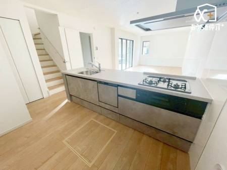 �L�b�`�� �L����݂���������Z��Ԃ��L���Ȃ�A���r���O�C���K�i���̗p�I�u�����Ă��܁[���I�v�u�������܁[�I�v�̐����ʂ��A���ǂ��t�@�~���[�ɃI�X�X���̃��r���O�ł��B