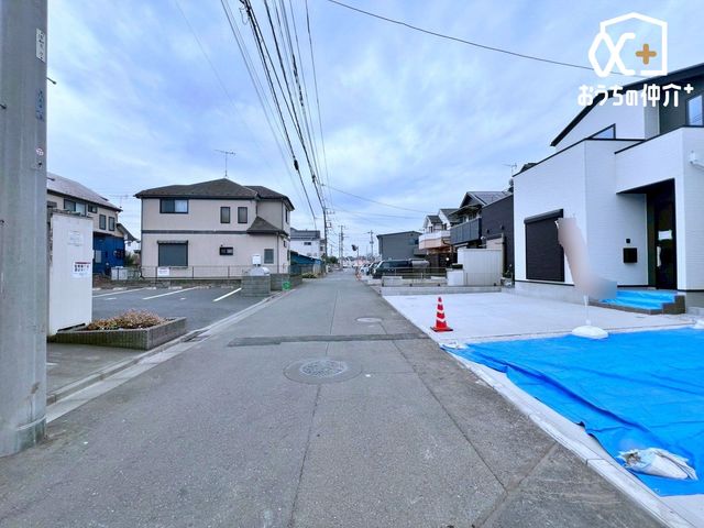 ���n�O�ώʐ^ ������悤�Ȑ��w�i�ɁA���X�ƘȂޓ@��́A���z�̉��b�𑶕��Ɏ󂯂�B�L�т₩�ŊJ���I�Ȓ��]�ƁA�����Ղ�ƍ~�蒍���z���ɁA�����ɏZ�܂��ґ�������Ǝ������Ē����܂�