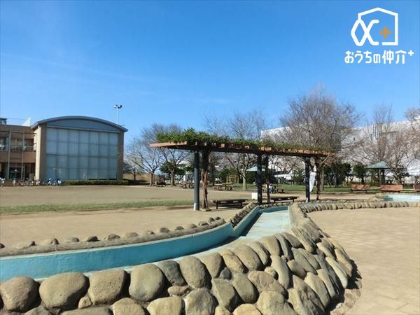 ���ӊ� �_�R���� �k��11���B�����s�����˂ɂ���L�������ł��B�����̐e���L��ł́A5������9���ɗ���鐅�ŗV�Ԃ��Ƃ��ł��܂��B 840m