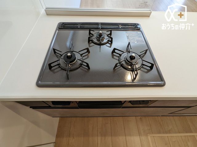 �L�b�`�� �����ɒ������ł��Ă��������͂��ǂ�3���R�����̃L�b�`���ł��B�������͖����̂��ƂȂ̂Ō����ǂ����������ł���̂͊������ł��ˁB