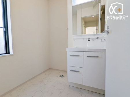 ʑEʏ ̂ʏ́AVvłȂ@\IȃfUCBL߂̃Xy[XŖ̐gxx₨ꂪX[Yɍs܂B