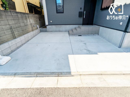  J[Xy[X̗lqłBOʓH͌ʗʂȂAԂ̏oSăX[Yɍs܂B