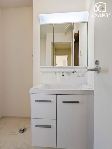 ʑEʏ Vv[hbT[tʑŁAZ̎xxX[YłI