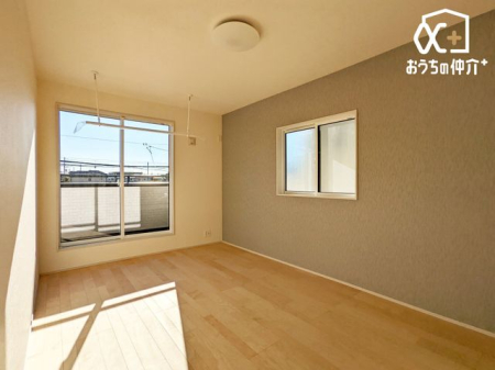 Q Qɂ߂7.5mIoRj[ɖʂ邢ŊJ܂B