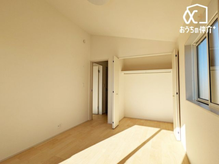 q qɃIXX5.25m̗lqB傫߂̃N[[bgtĂ邽߁Aql̕׋Eߗޓ֗Ɏ[\łB