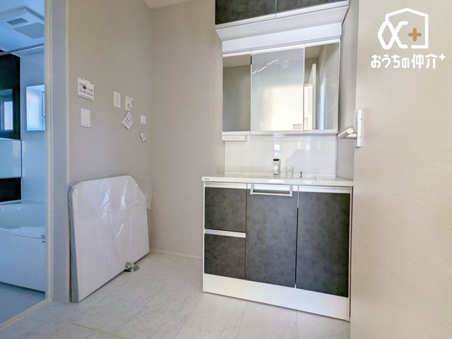 ʑEʏ Vv[hbT[tʑŁAZ̎xxX[YłI