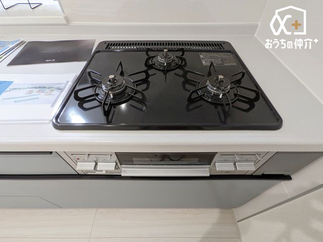 �L�b�`�� �����ɒ������ł��Ă��������͂��ǂ�3���R�����̃L�b�`���ł��B�������͖����̂��ƂȂ̂Ō����ǂ����������ł���̂͊������ł��ˁB