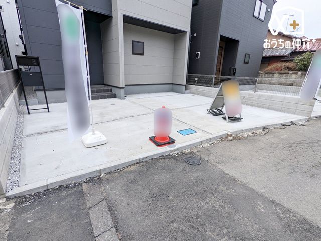  �J�[�X�y�[�X��2�䂠��B���]�Ԃ��߂�X�y�[�X�Ƃ��Ă����p���������܂��B���Ԃł̗��q�ɂ��Ή��ł��܂��I