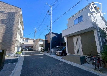 ���n�O�ώʐ^ �O�ʂ�5���̊J�����H�ƂȂ��Ă���A�Ԓʂ�����Ȃ����Ԃ����₷���Ȃ��Ă���܂��I