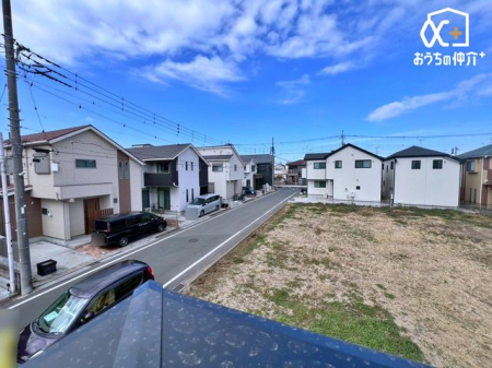 ���̑� �`View�`���n����̒��]�B�ՐÂȏZ��X�Ɉʒu���A�����������X���݂��L����܂�