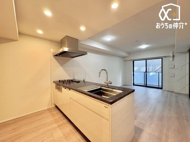 �L�b�`�� �[���ݔ��̃V�X�e���L�b�`��