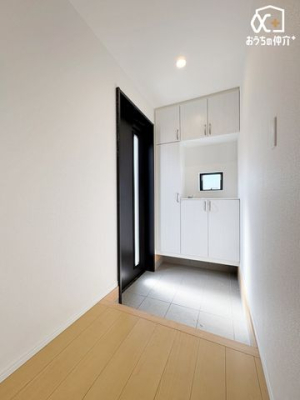 ���� �V���[�Y�{�b�N�X�t���̌��ւł��B