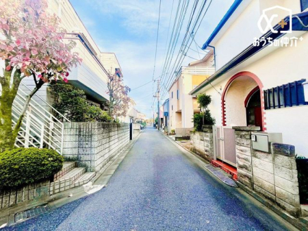 nynʐ^ OʓH͕4ɖʂĂ܂B