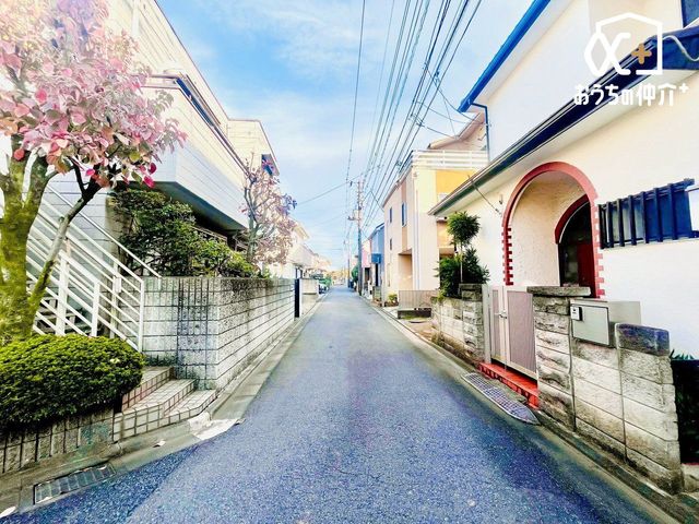 nynʐ^ OʓH͕4ɖʂĂ܂B