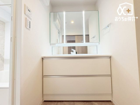 ʑEʏ ̂ʏ́AVvłȂ@\IȃfUCBL߂̃Xy[XƎ[[ĂA̐gxx₨ꂪX[Yɍs܂B