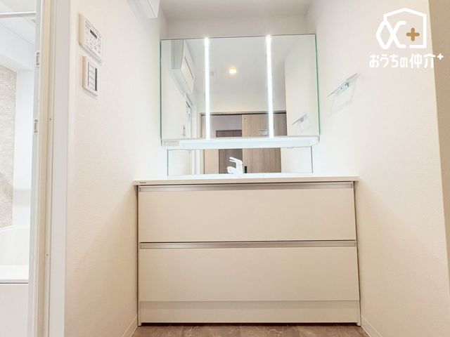 ʑEʏ ̂ʏ́AVvłȂ@\IȃfUCBL߂̃Xy[XƎ[[ĂA̐gxx₨ꂪX[Yɍs܂B