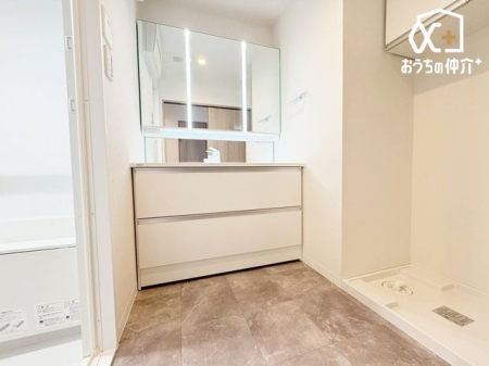 ʑEʏ ̂Ƒ݂ȂgʎBZɂ͎g₷ʂŁAXeLȈ̃X^[g܂傤B