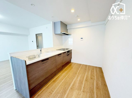 Lb` `E`Kitchen`E`@ƑƉby߂Lb`łB΂ɂ邩AbRƂ݂͂܂B܂ArO̗lq킩̂ňSčƂɏWł܂ˁB