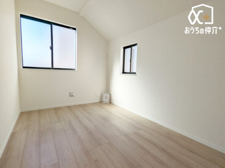 ̑ Qʍ̌Ŗ邢BqAd̃Xy[XɂœKłB