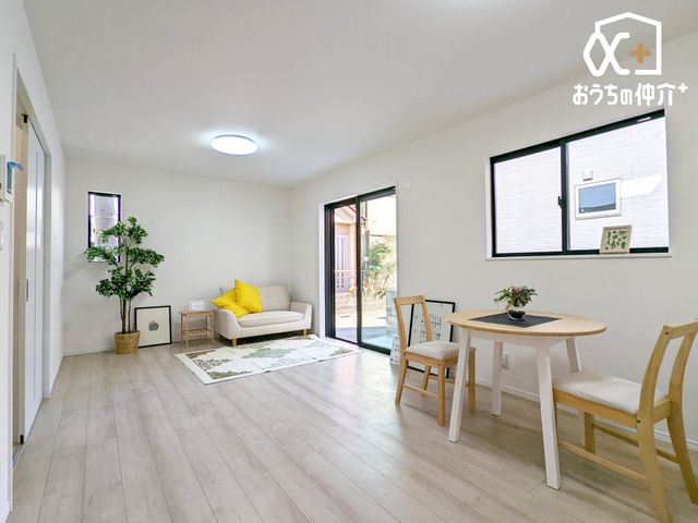 rO rO̗lqłB ƂrÓAe[u\t@uĂ]T̂郊rOłB