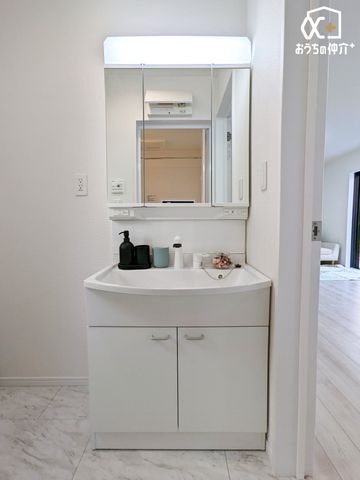 ʑEʏ Oʋ^Cv̐ʉϑłBOʋ^Cv̐ʉϑ͎g肪ǂAׂ[ł܂B[XbLЕtʏłB