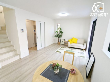 rO ƑRƏW܂PUrO̗lqłBlC̃R~jP[VLɂȂ郊rOCKiI