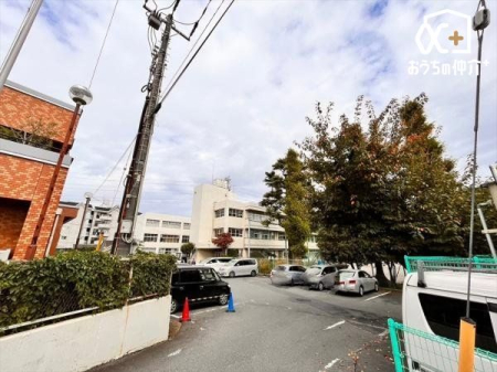 ���ӊ� ���J���w�Z �k��3���B��Ԃ�����ق������߂��ɂ��鏬�w�Z�ł��B 190m