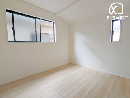 ̑ Qʍ̌Ŗ邢BqAd̃Xy[XɂœKłB