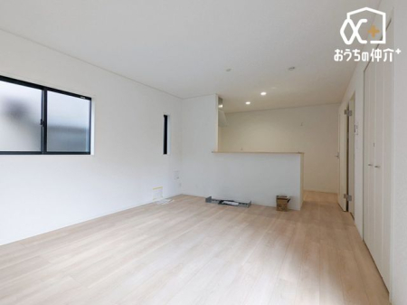 rO ƑRƏW܂15rO̗lqłB Cɓ̃\t@[e[uuĂCɓ̋ԂɁB