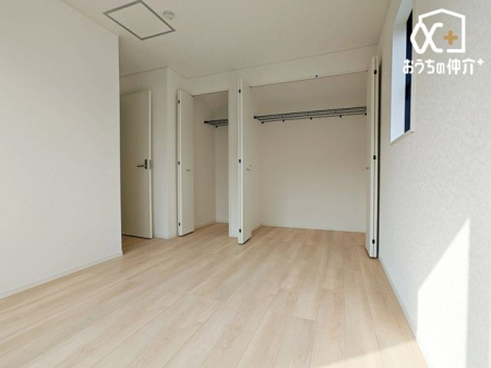 Q gȗz˂ރN[[bgt̐Q̗lqłB[͂LxȃN[[bgtĂQ́AX̕炵wLȂ̂֕ςĂ܂B