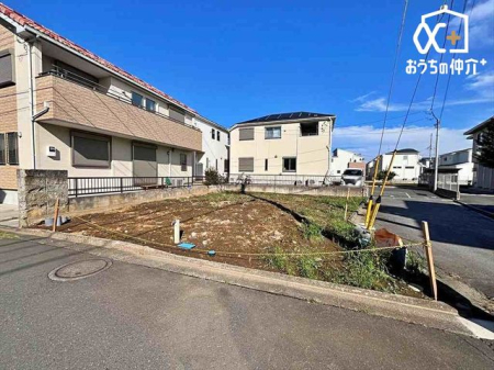 nOώʐ^ ՐÂȏZX̒łɗnBԂ̉ȂAÂȕ炵ł܂BZ܂̑O͔ɂȂĂȂ߁AԒʂ肪ȂKȏZłB