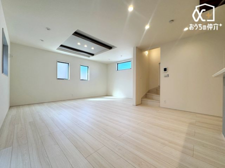 ���r���O -