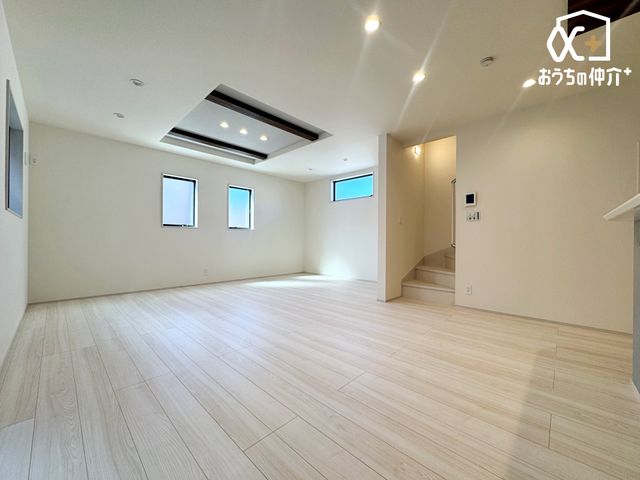 ���r���O -