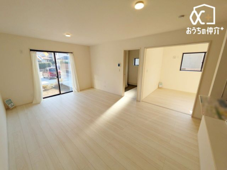 ���r���O -