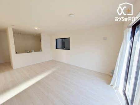 ���r���O -