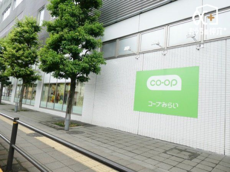 ���ӊ� �R�[�v�����R�w�O�X �k��7���B�y�c�Ǝ��ԁz9:30-22:45 �y���ԏ�z52��(���Ǝ{�ݑS�̂̒��ԏ�䐔) �y�x�Ɠ��z1��1���E1��2�� 520m