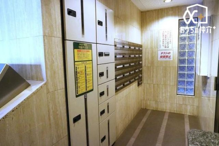 ̑ łו󂯎֗ȑz{bNX