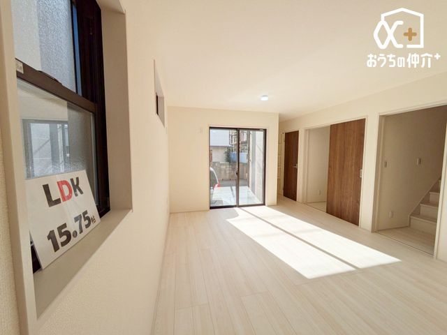 ���r���O -