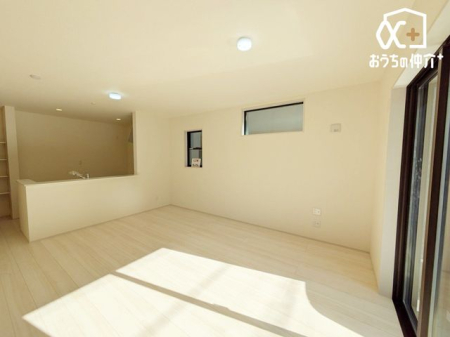 ���r���O -