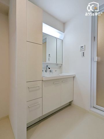 ʑEʏ ʃXy[Xɂ͎[IA^IhC[ȂǂXbLЕt܂I