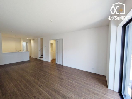 ���r���O -