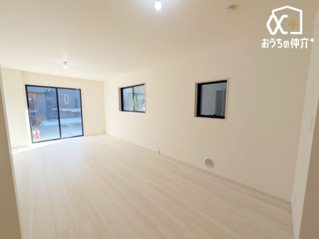 ���r���O -