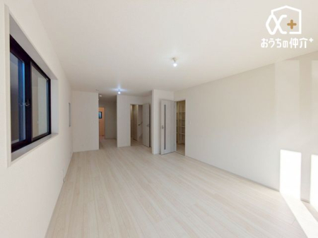 ���r���O -